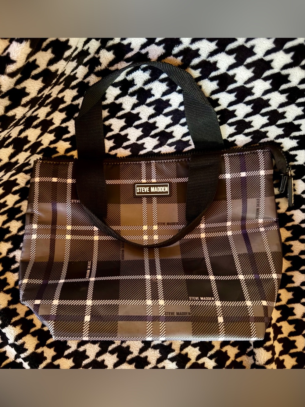Steve Madden Black Plaid Insulated Bag